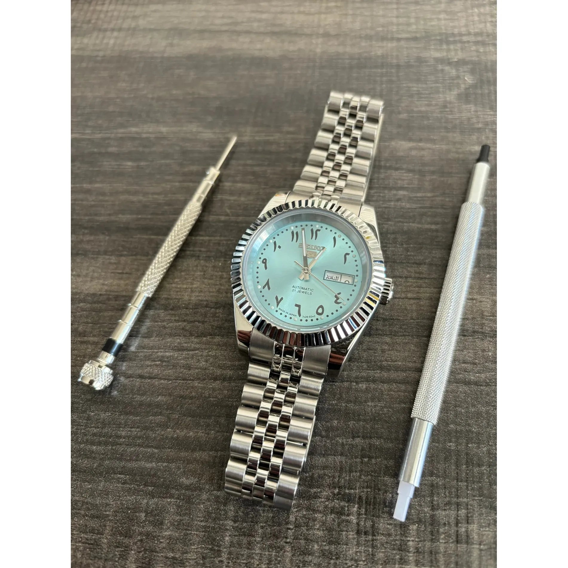 Seiko 5 Arabic Daydate Iceblue