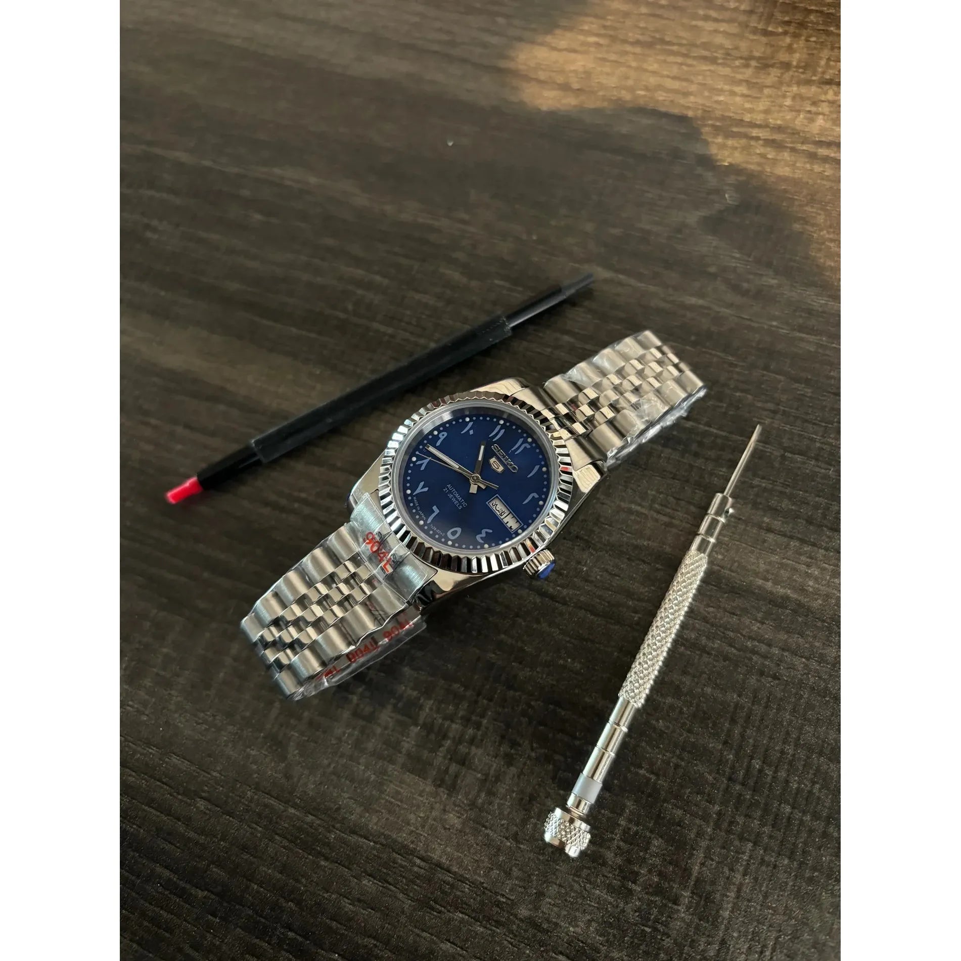 Seiko 5 Arabic Dial Daydate Navy Blue