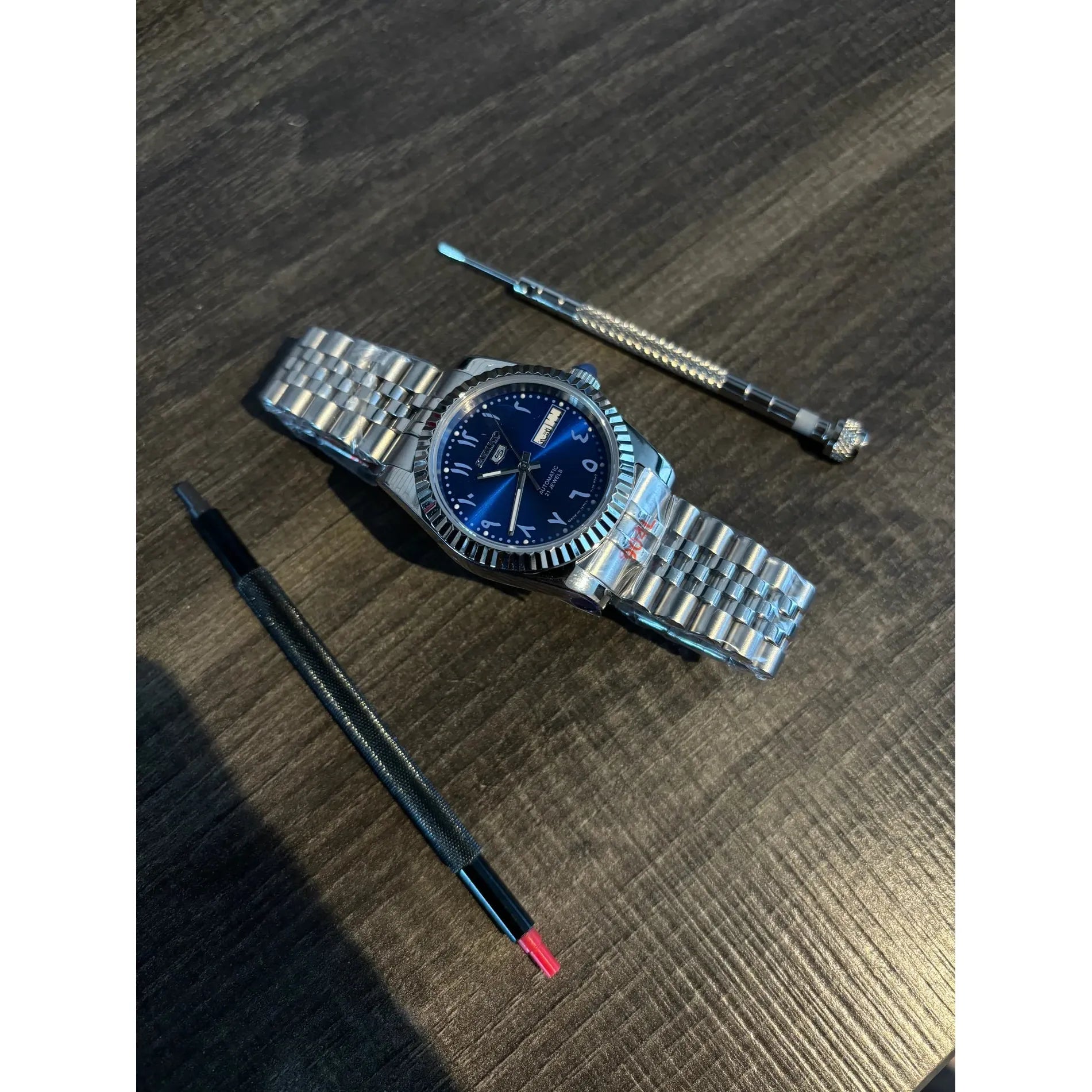 Seiko 5 Arabic Dial Daydate Navy Blue