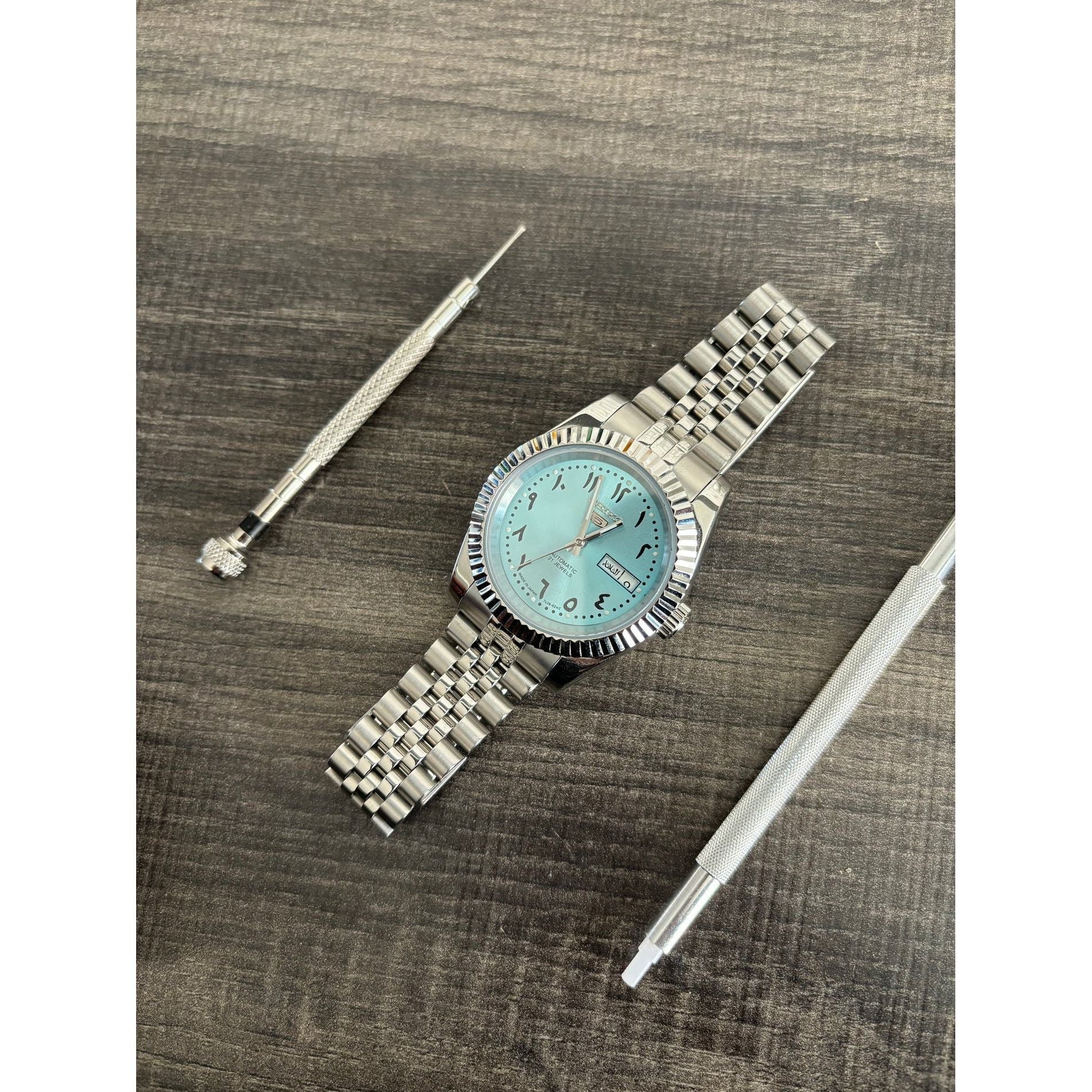 Seiko 5 Arabic Daydate Iceblue