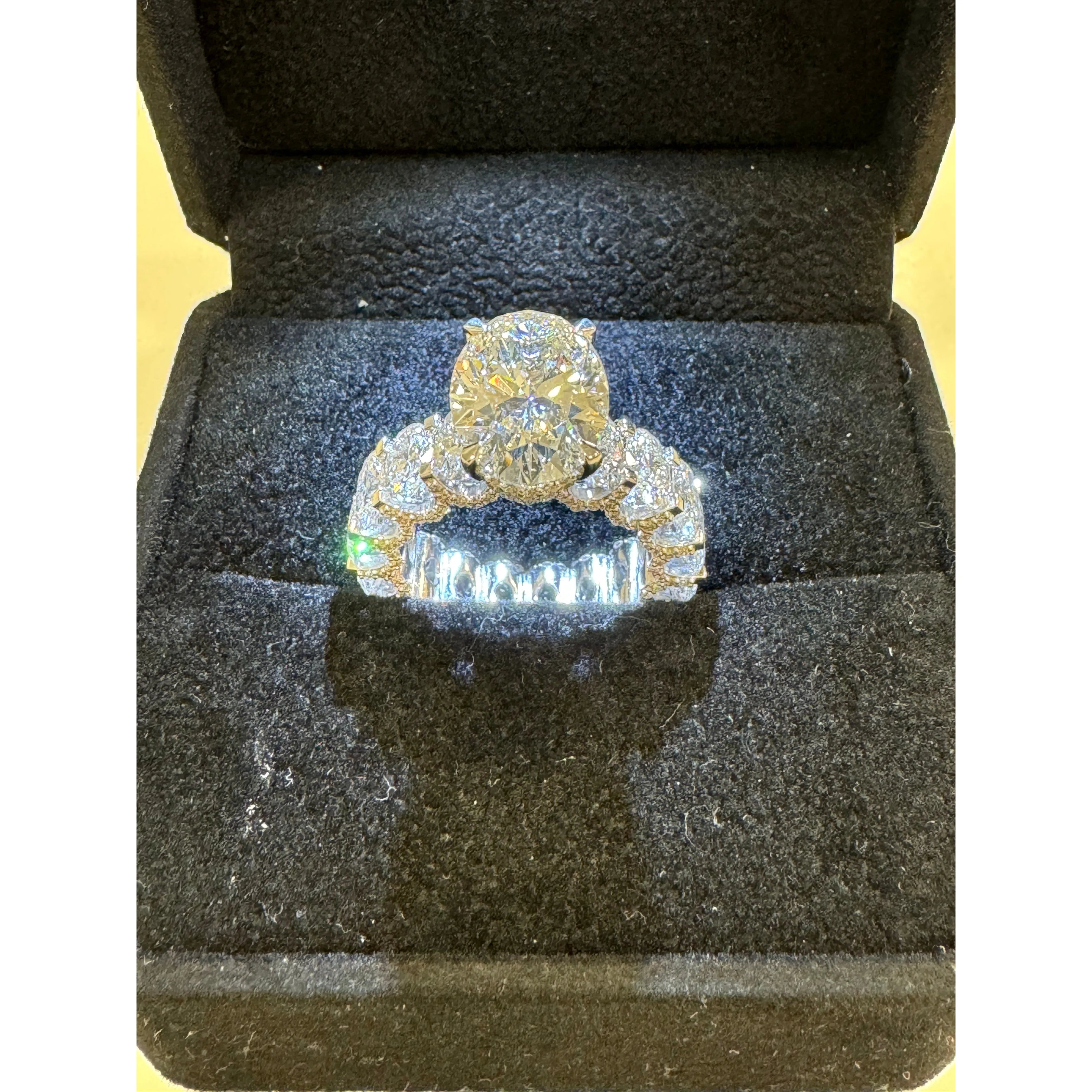 18k White Gold 15 Carat Diamonds Dress Ring