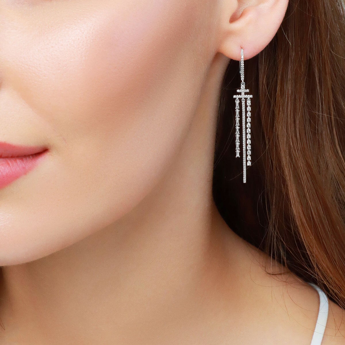 1.04ctw Round Brilliant Cut Diamond Dangle Earrings 18ct White Gold