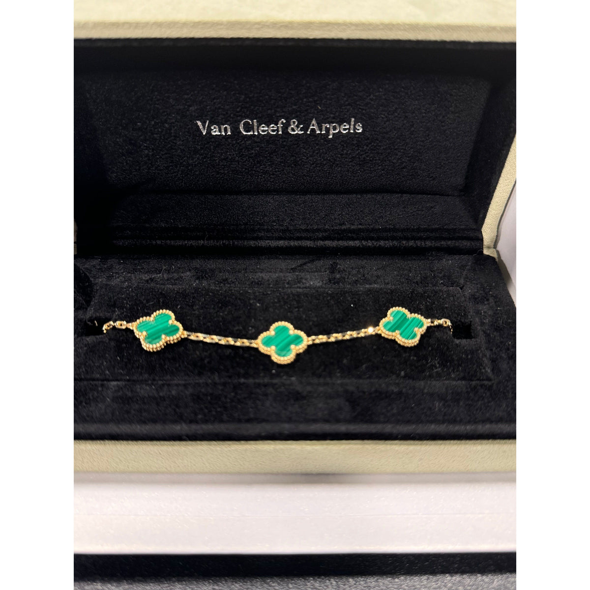 01/24 Van Cleef Alhambra 5 Motif Bracelet Box & Papers