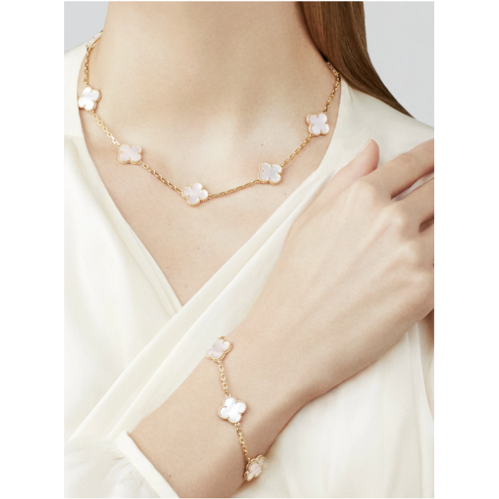 2023 Van Cleef Alhambra 5 Motif Bracelet MOP Box & Papers