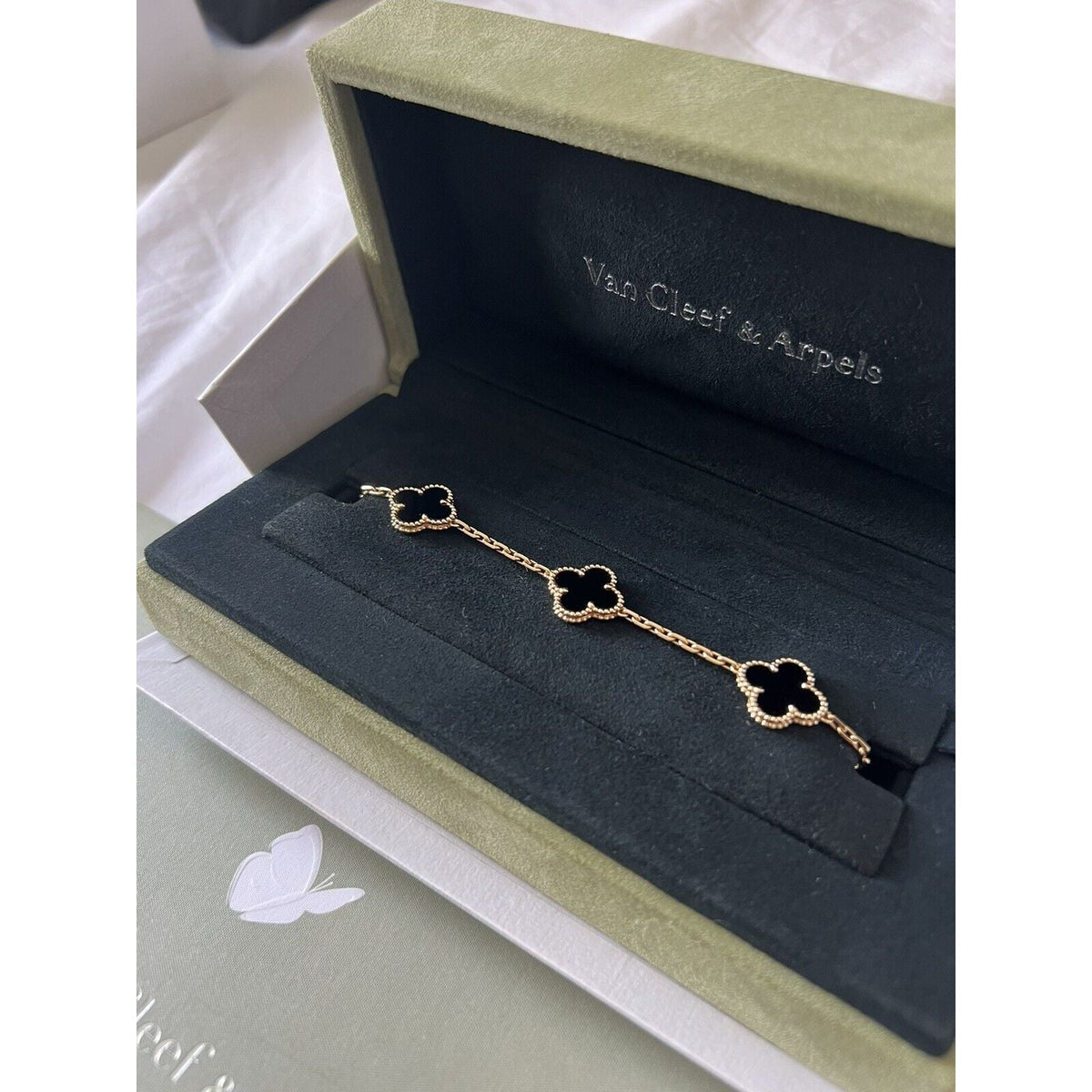 09/21 Van Cleef Alhambra 5 Motif Bracelet Onyx Box & Papers