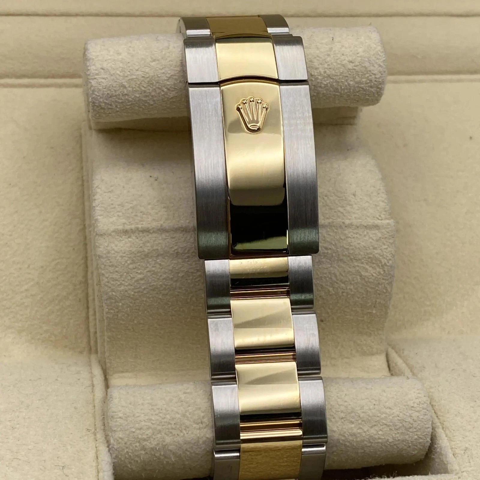 2022 Rolex Sky-Dweller 326933 42mm Steel 18K Yellow Gold White Dial