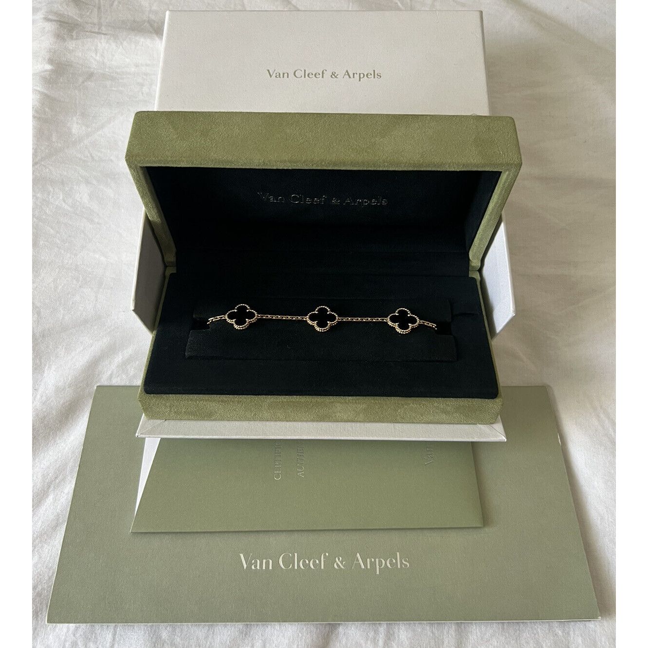 09/21 Van Cleef Alhambra 5 Motif Bracelet Onyx Box & Papers
